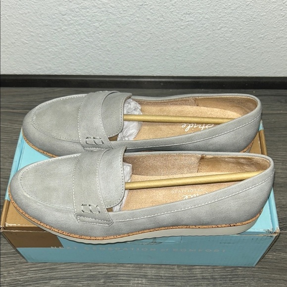 LIFESTRIDE Zee Slip-on Loafers - Picture 3 of 9